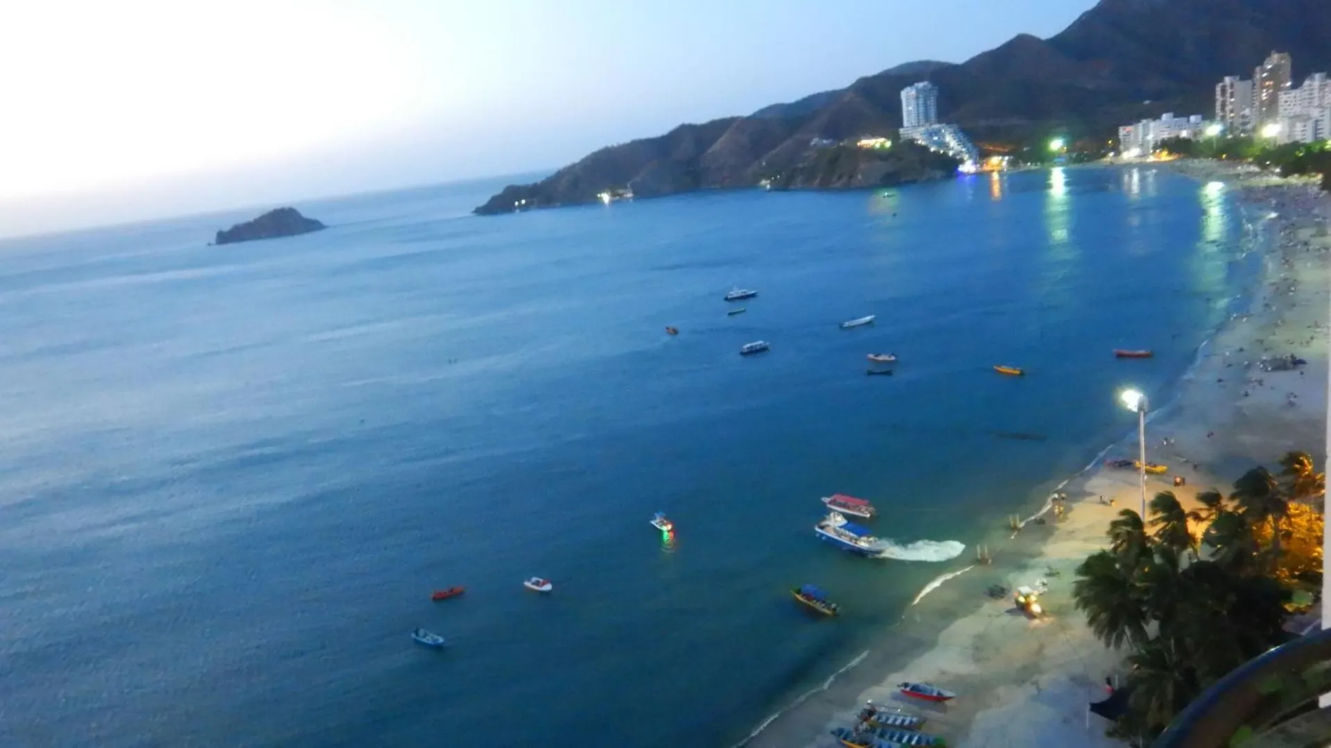 Rodadero mágico Apartamento frente al mar Santa Marta